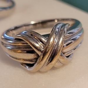 18k (750) Tiffany ring